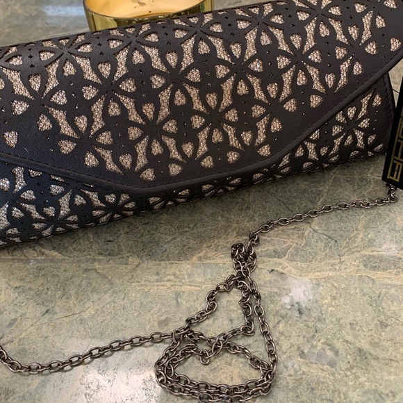 Beautiful and versatile purse - Picture 1 of 3